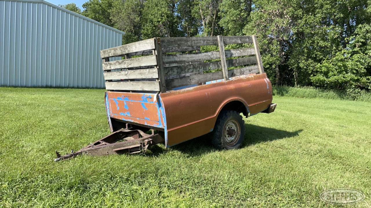 Single axle pickup box trailer